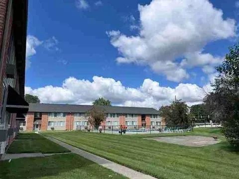 1879 Wmile Rd Madison Heights Mi #31, Madison Heights, MI 48071