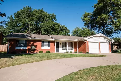 1608 S Berry Rd, Norman, OK 73072