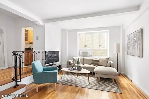 200 W 20th St #1401, New York, NY 10011