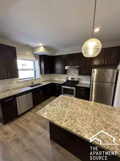 1143 Maple Ave #3, Evanston, IL 60202