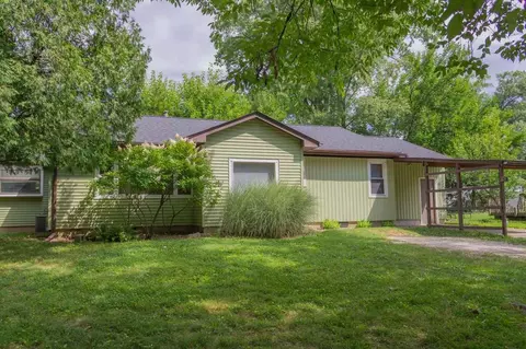 214 S Hillsdale Ct, Bloomington, IN 47408
