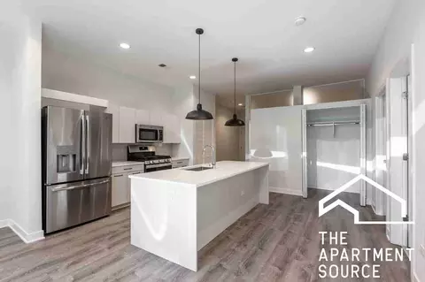 2247 W Lawrence Ave #2, Chicago, IL 60625