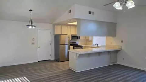 376 Marna Dr, Vacaville, CA 95687 photo 2