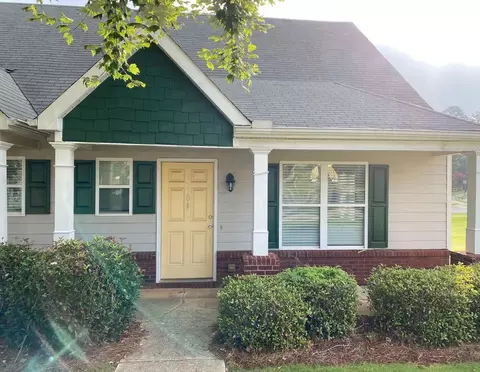 100 Bridgewater Cir, Athens, GA 30601