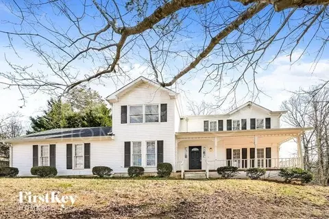 2858 Carrousel Ct, Stone Mountain, GA 30087