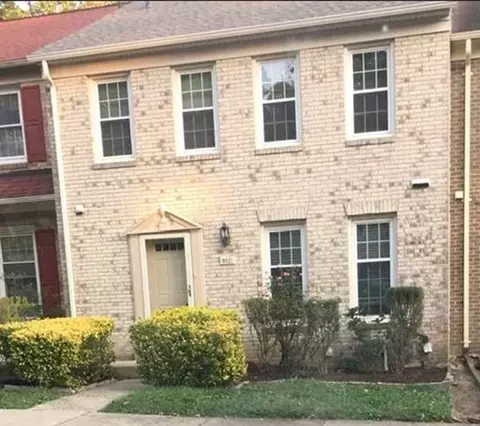 8021 Bethelen Woods Ln, Springfield, VA 22153