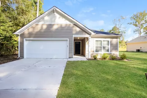 1214 Gardner St, Camden, SC 29020