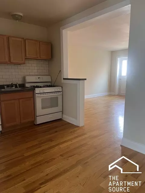 1347 N Dearborn St #607, Chicago, IL 60610