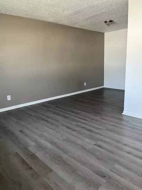 214 NW Chapel Dr, Ankeny, IA 50023