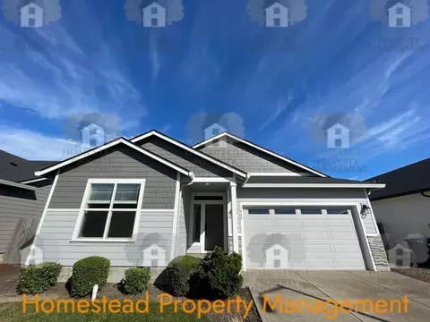 1062 Chestnut St, Independence, OR 97351