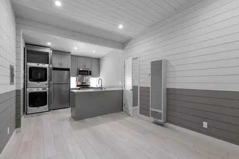 4206 S Centinela Ave #E, Los Angeles, CA 90066