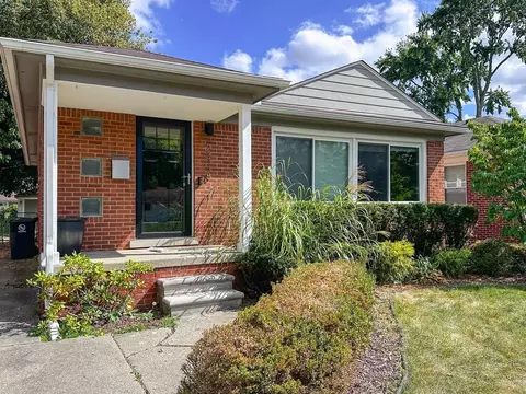 2448 N Wilson Ave, Royal Oak, MI 48073
