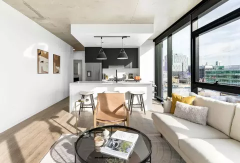225 N Elizabeth St #3-2, Chicago, IL 60607