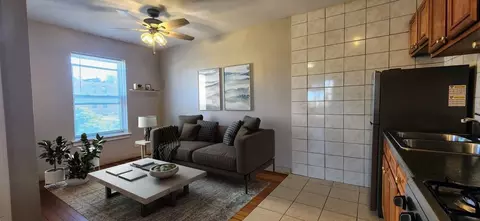 4764 N Virginia Ave #206, Chicago, IL 60625