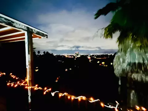 15635 Vandorf Pl, Encino, CA 91436