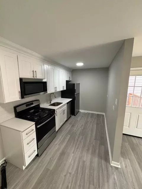 764 Main St #104, Antioch, IL 60002