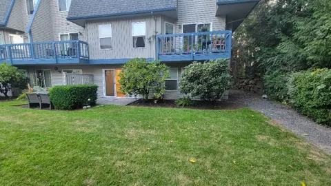 20620 60th Ave W #D, Lynnwood, WA 98036