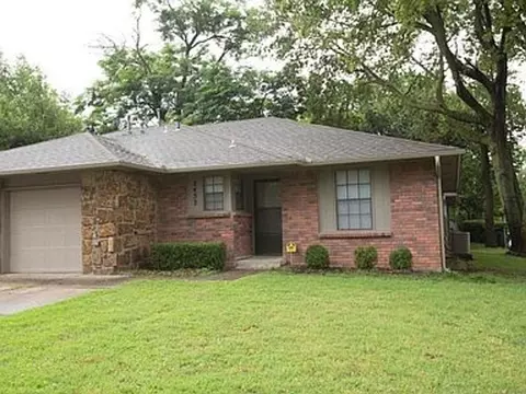 2432 E 55th Pl, Tulsa, OK 74105