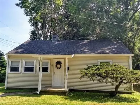 210 E 11th St, Bloomington, IN 47408