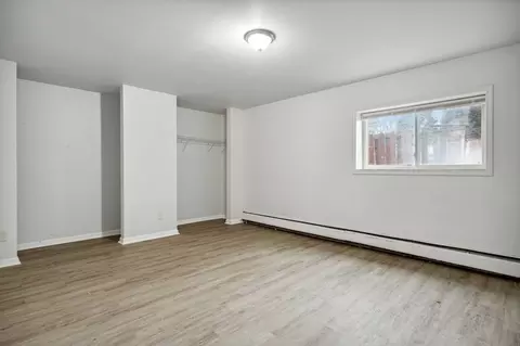 909 E Jolly Rd, Lansing, MI 48910 photo 3