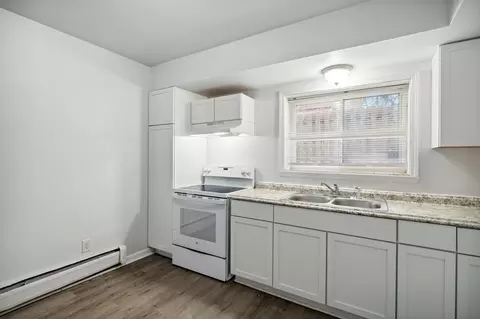 909 E Jolly Rd, Lansing, MI 48910 photo 7