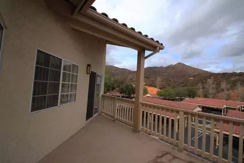 5744 Oak Bend Ln, Oak Park, CA 91377