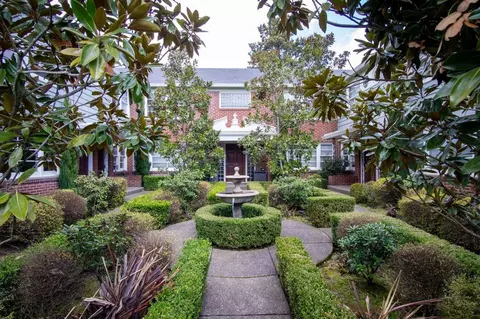 2419 NW Johnson St, Portland, OR 97210
