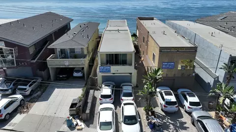 6567 Del Playa Dr, Isla Vista, CA 93117
