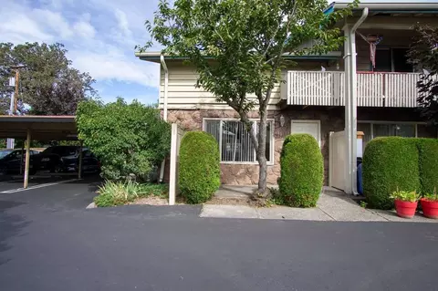 9120 SW Becker Dr, Raleigh Hills, OR 97223