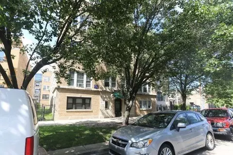 816 W Waveland Ave #26, Chicago, IL 60613