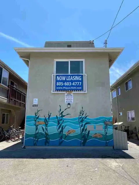 6705 Del Playa Dr, Isla Vista, CA 93117