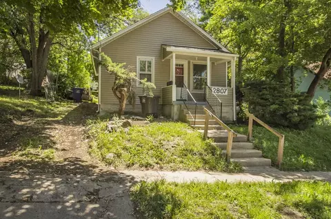2807 Oxford St, Des Moines, IA 50313