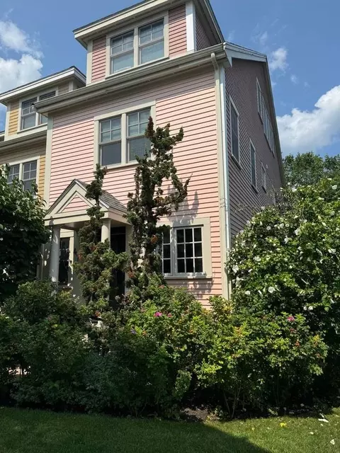 47 Intrepid Cir, Marblehead, MA 01945