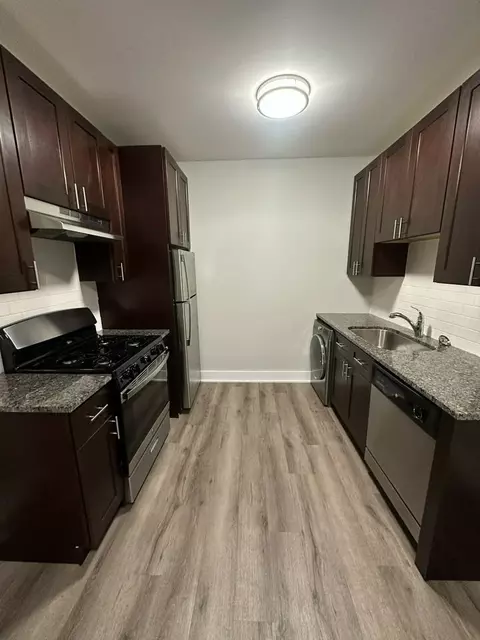 725 Saint Johns Ave #13, Highland Park, IL 60035
