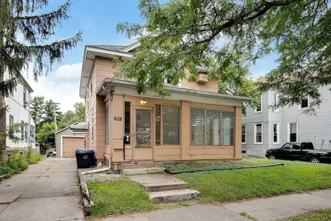 608 8th St SE, Minneapolis, MN 55414