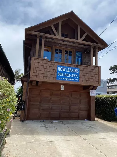 6585 Del Playa Dr, Isla Vista, CA 93117