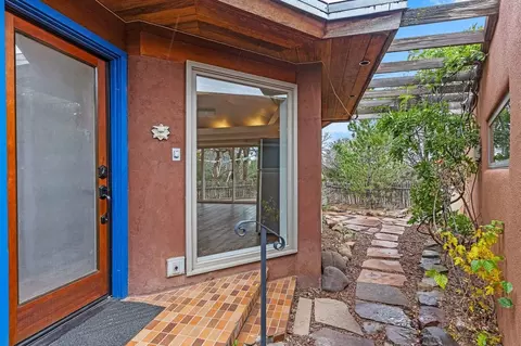 138 Ridgecrest Dr, Santa Fe, NM 87505