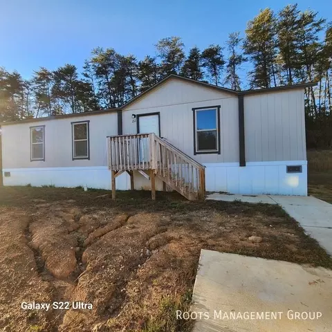 212 Stoney Creek Dr #4, Reidsville, NC 27320