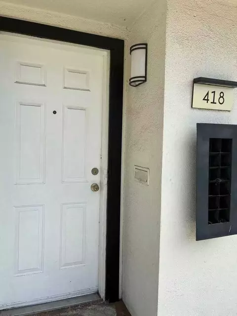 418 Almond Ave, Long Beach, CA 90802