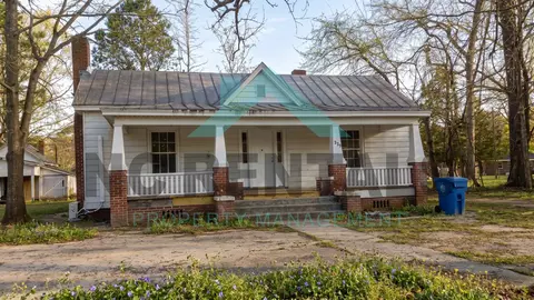 307 N Parker St #305, Elm City, NC 27822