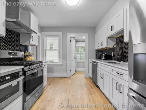 7 Dickson St #2, Somerville, MA 02144