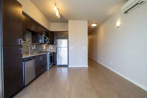 2250 NE Glisan St #407, Portland, OR 97232