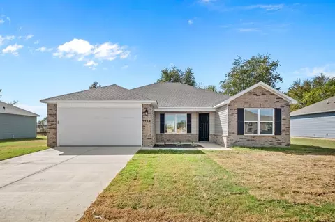2733 Trout St, Pea Ridge, AR 72751