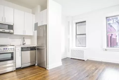 28 Grove St #3A, New York, NY 10014