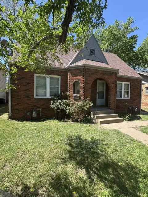 717 S Green St, Wichita, KS 67211