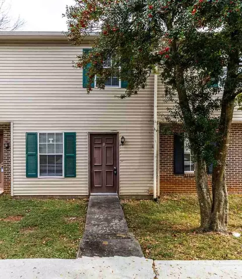 9157 Cedarpark Ln #B, Knoxville, TN 37923