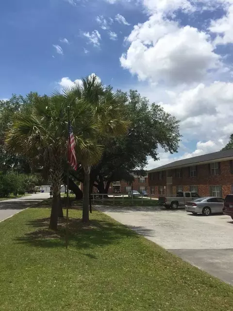 2557 Midland Park Rd #B13, North Charleston, SC 29406