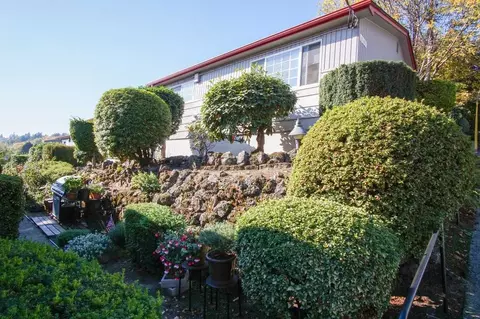 5025 S Corbett Ave #9, Portland, OR 97239
