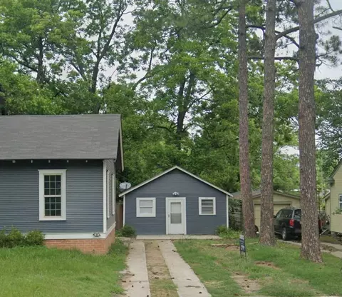 516 W Locust St, Durant, OK 74701