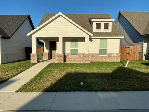 685 The Cottages Dr, Godley, TX 76044